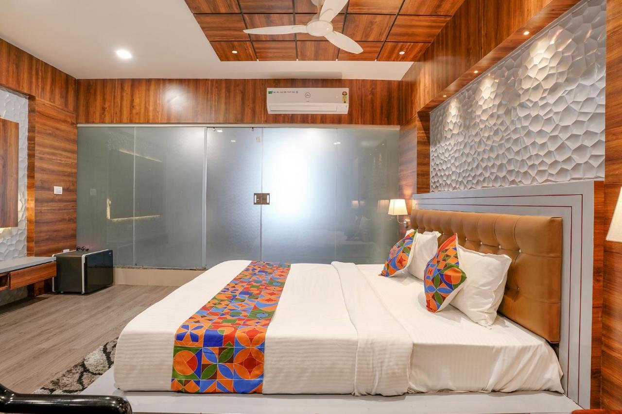 Fabhotel The Valentine - Udhna Road Surat Exterior photo