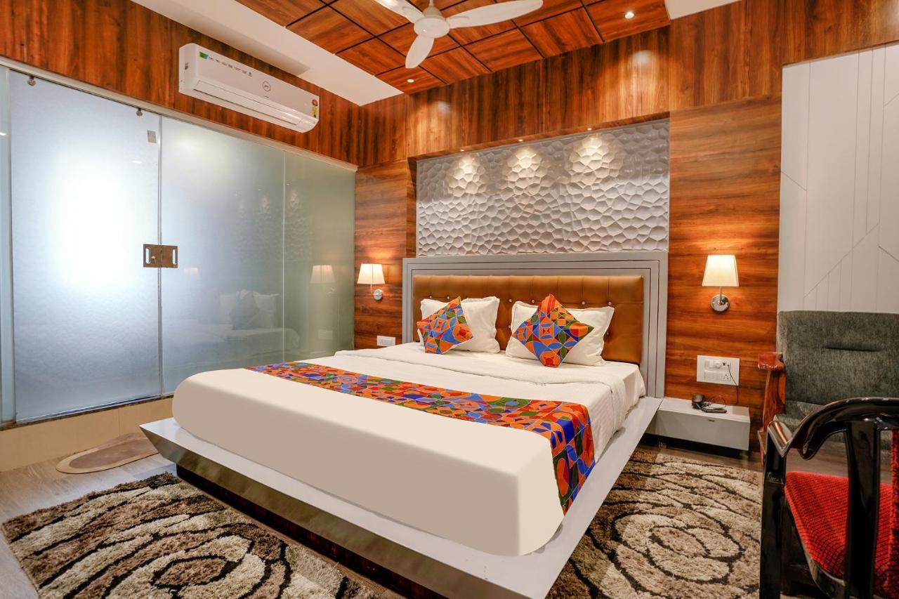 Fabhotel The Valentine - Udhna Road Surat Exterior photo